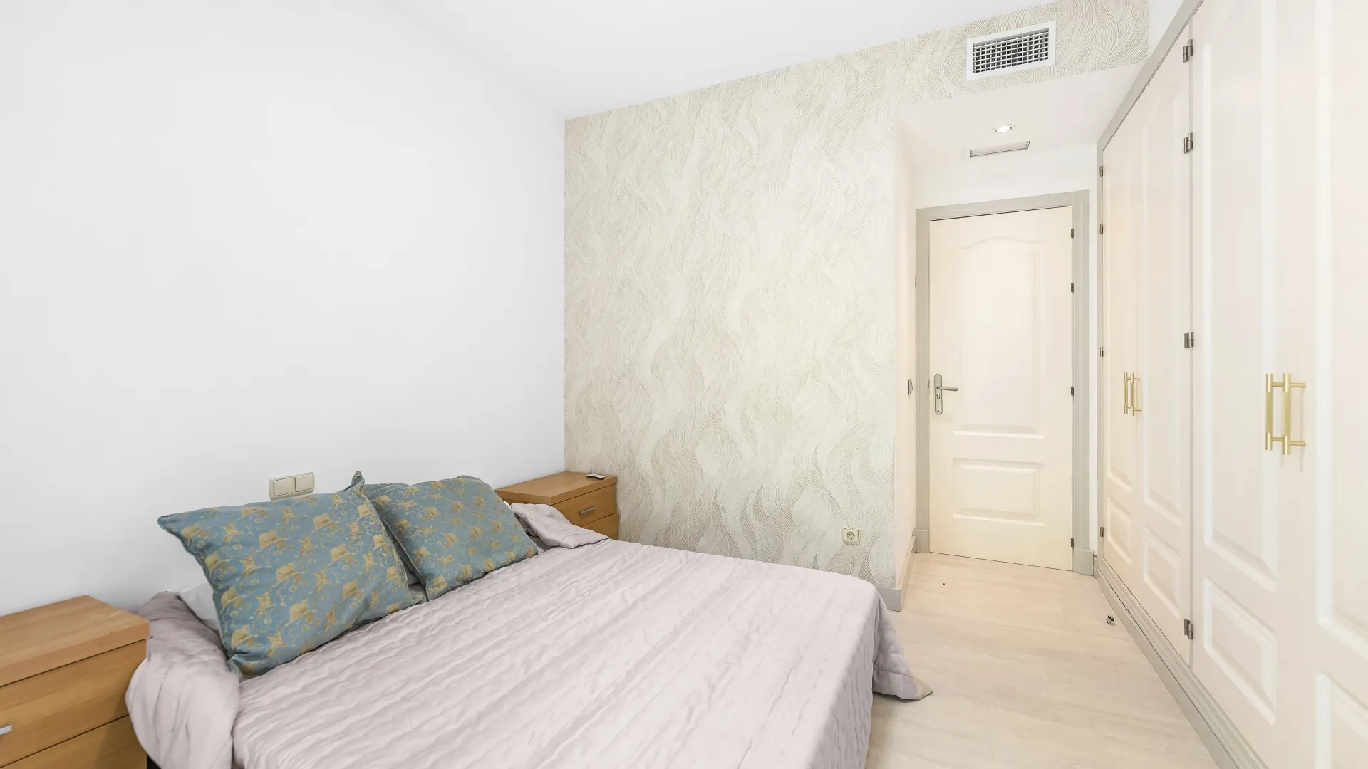 Se vende apartamento planta baja en Benatalaya