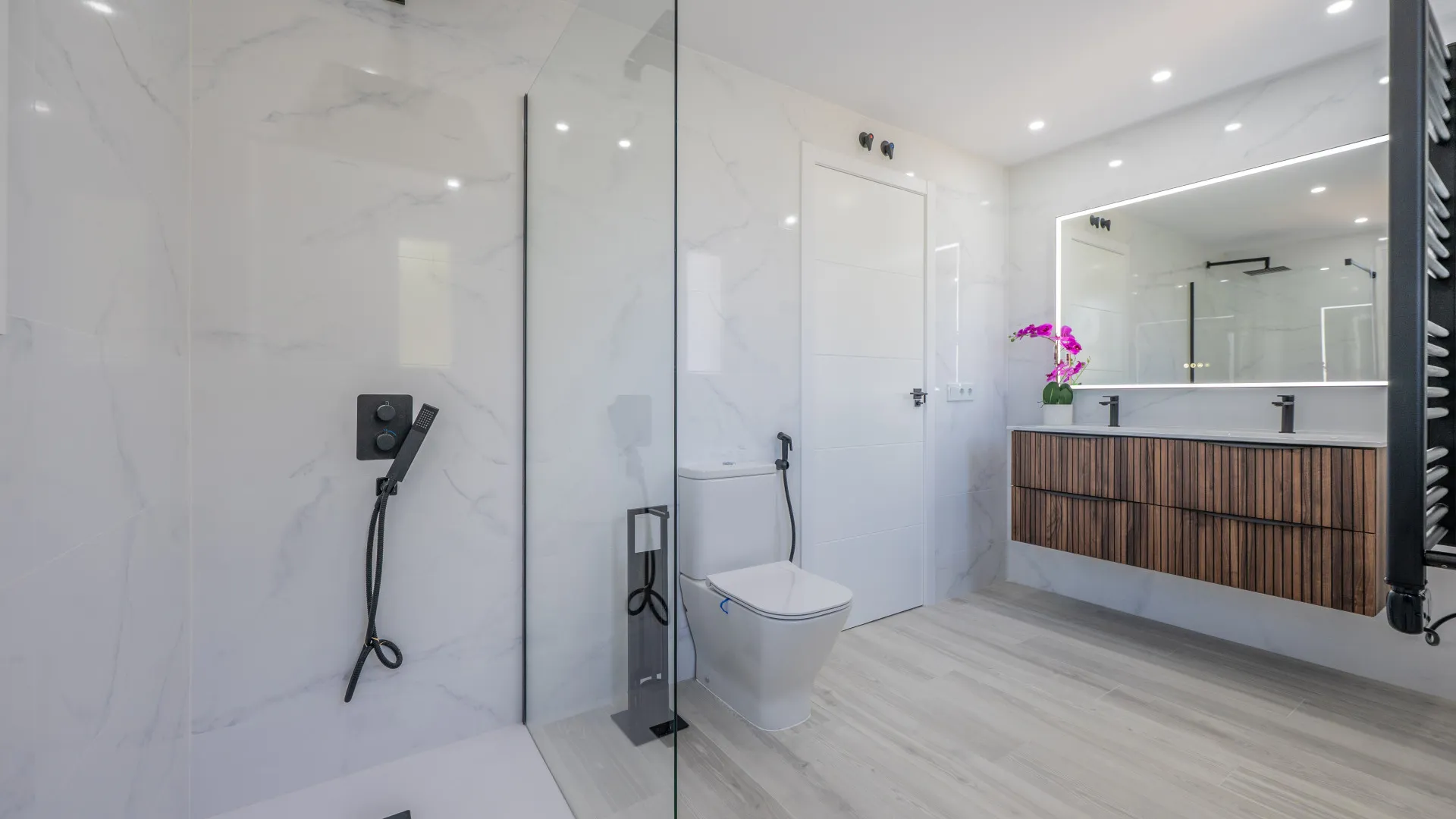 Se vende apartamento en Altos de La Quinta con 3 dormitorios