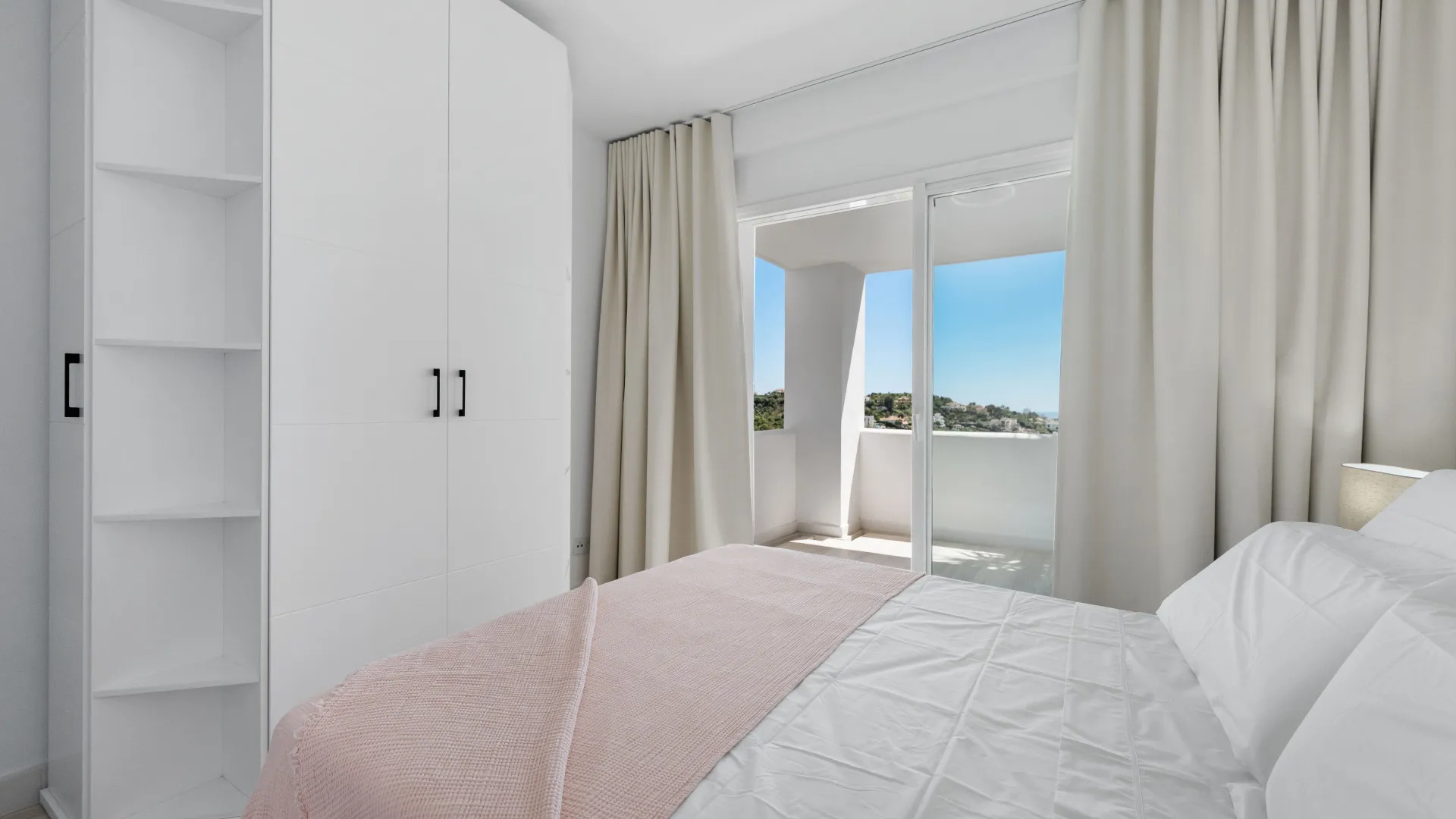 Se vende apartamento en Altos de La Quinta con 3 dormitorios