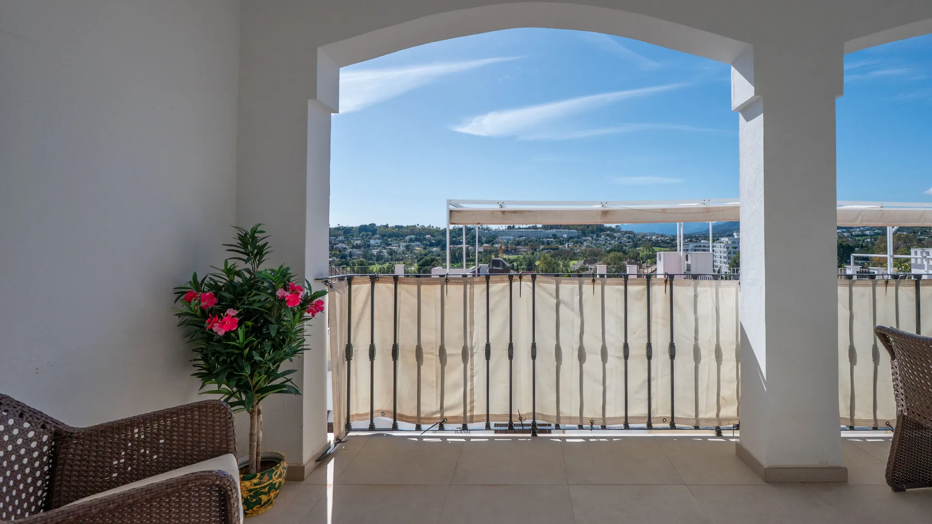 For sale 3 bedrooms town house in Aloha Pueblo