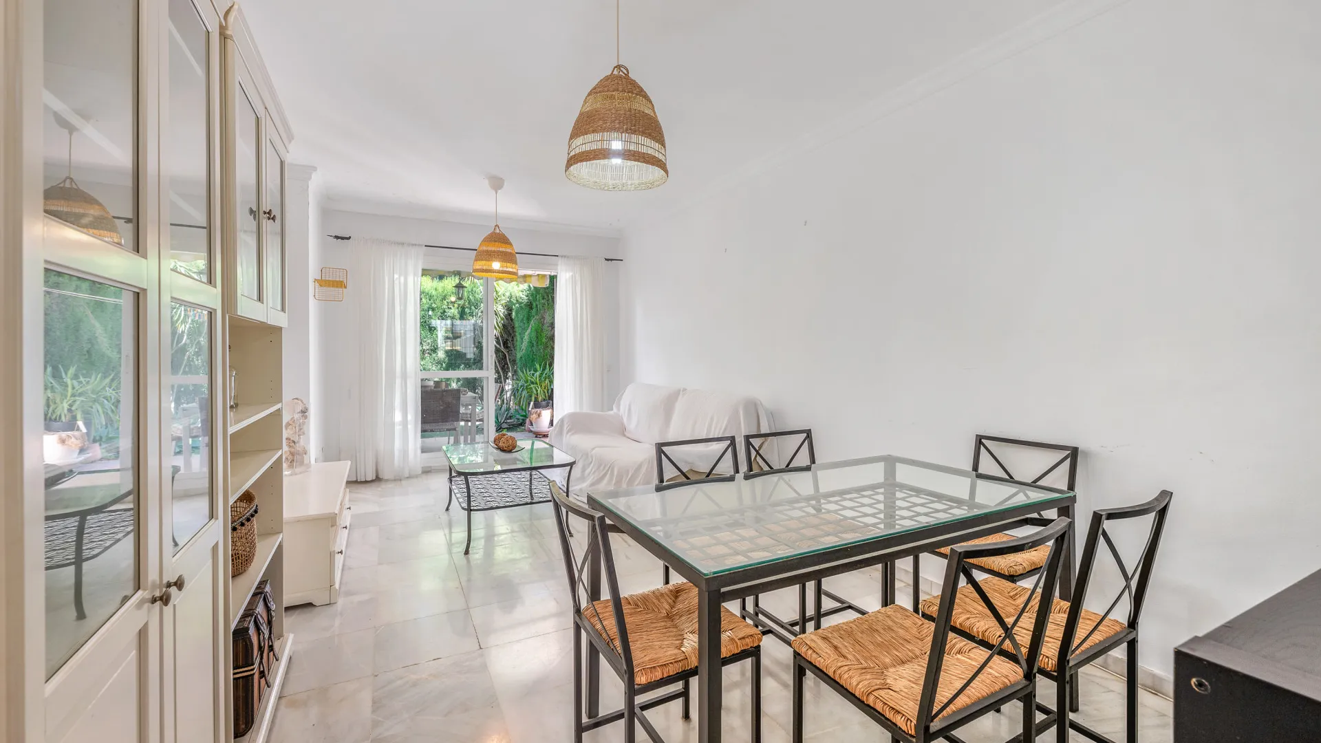 2 bedrooms Nueva Andalucia apartment for sale
