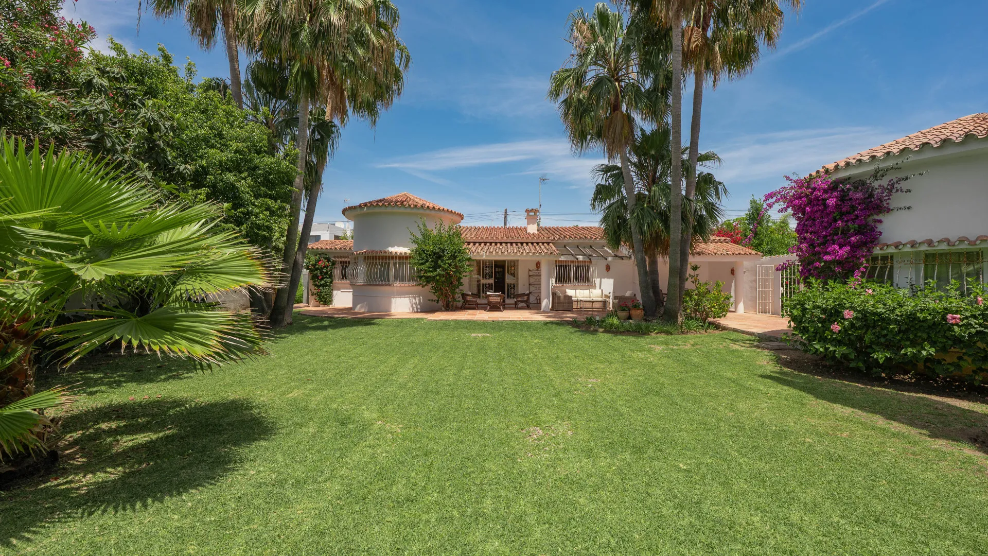 Villa for sale in San Pedro Playa with 5 bedrooms