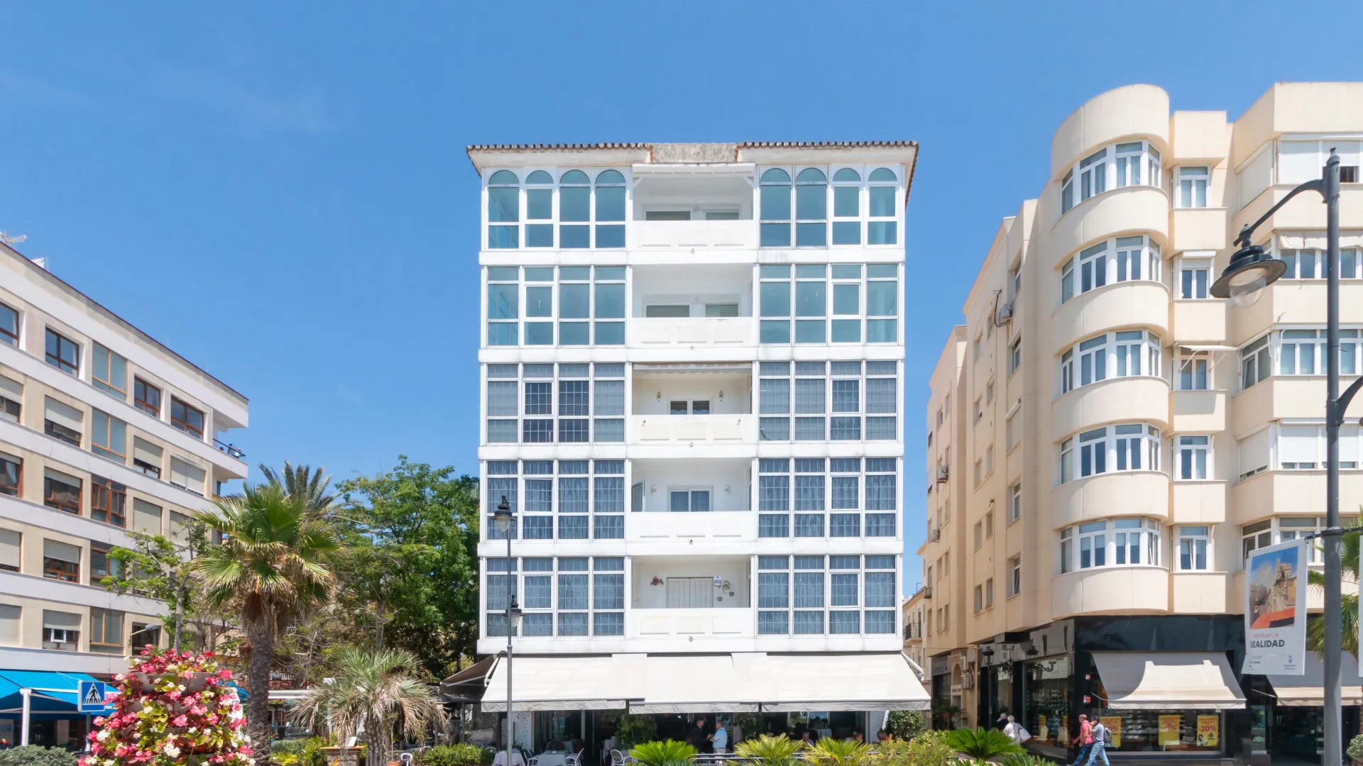 For sale apartment in Estepona