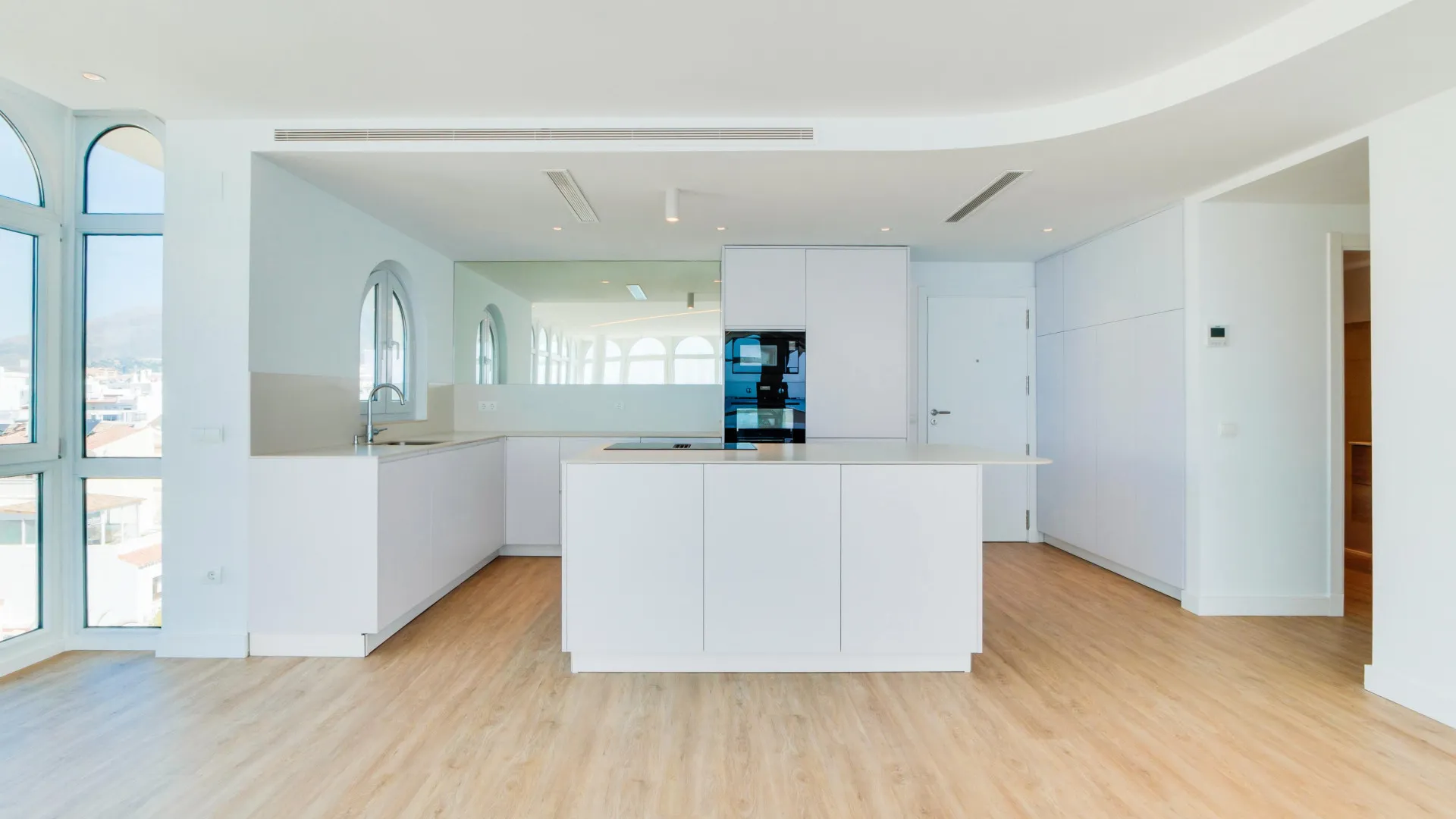 For sale apartment in Estepona