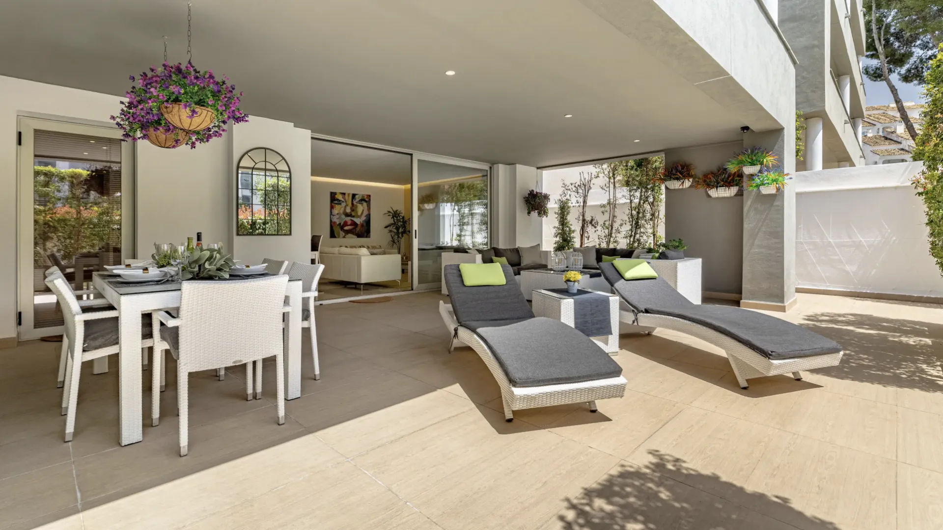 Apartamento planta baja de 3 dormitorios en venta en Marbella - Puerto Banus