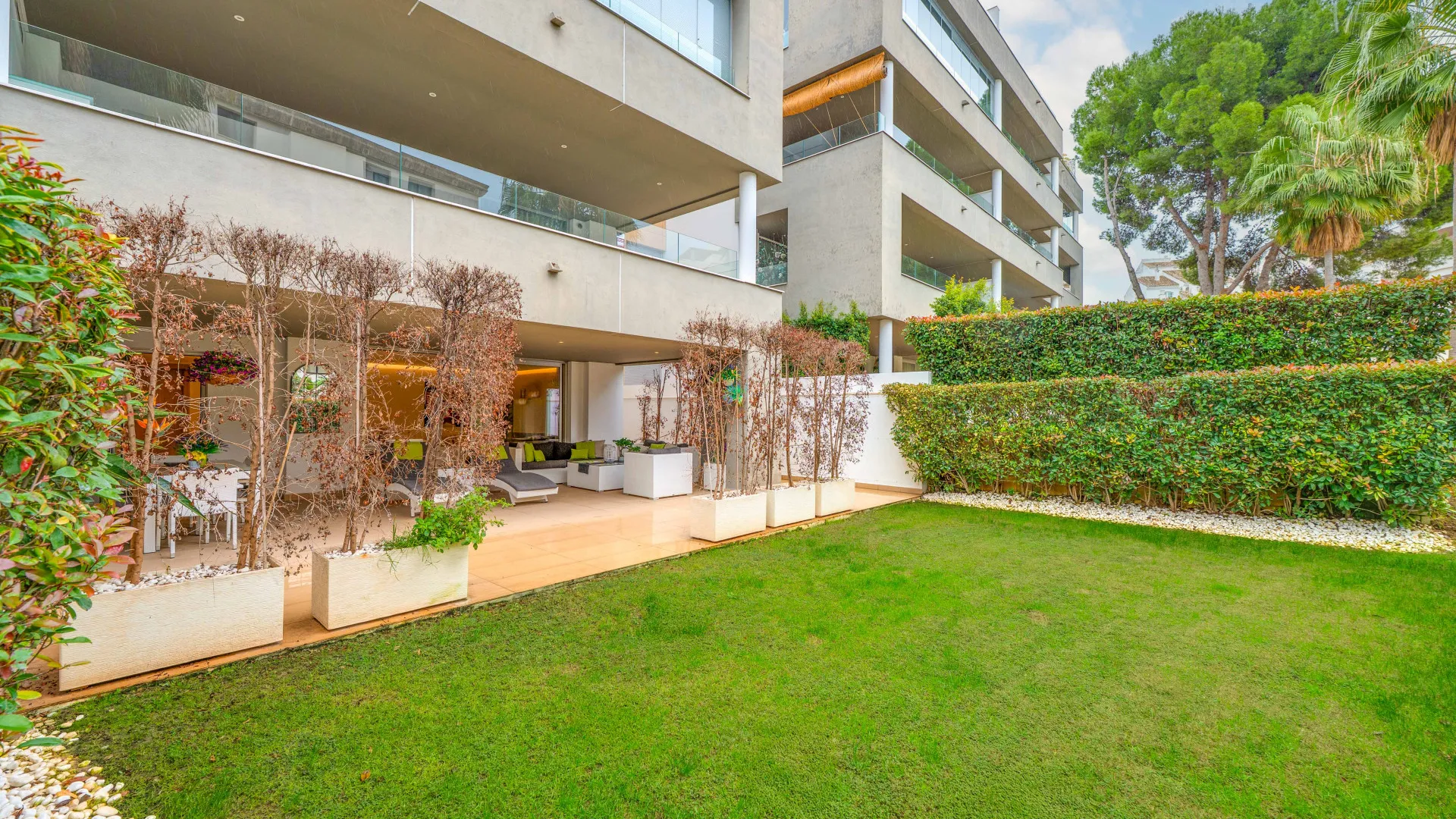 Apartamento planta baja de 3 dormitorios en venta en Marbella - Puerto Banus