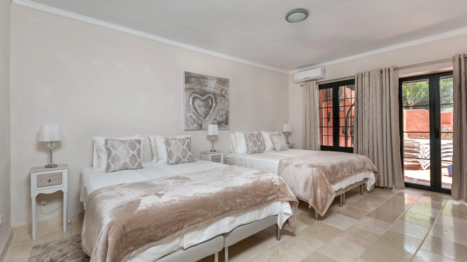 12 bedrooms villa in Vega del Colorado for sale