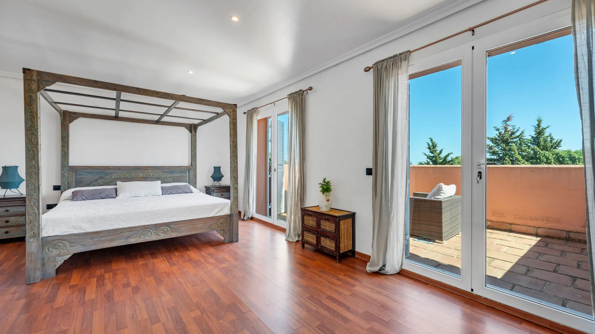 Zona B, villa de 5 dormitorios en venta