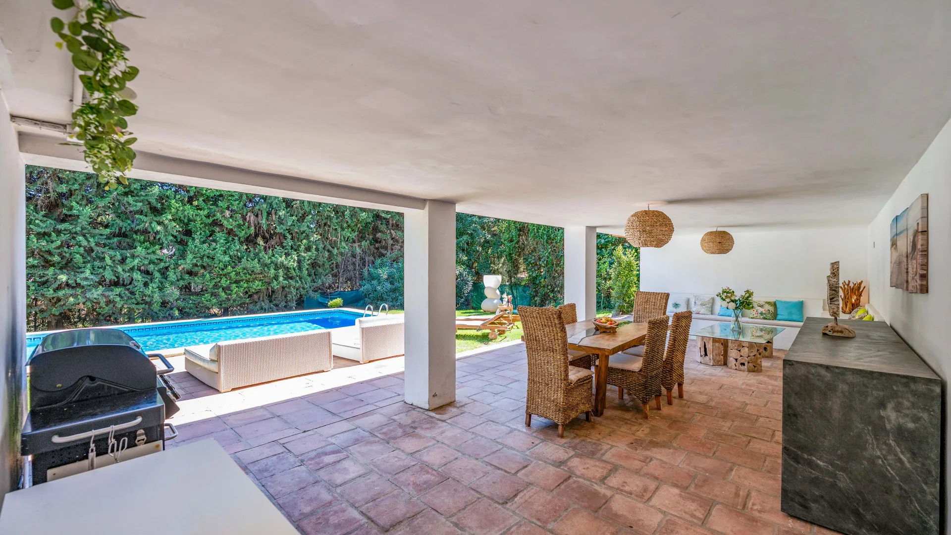 Zona B, villa de 5 dormitorios en venta
