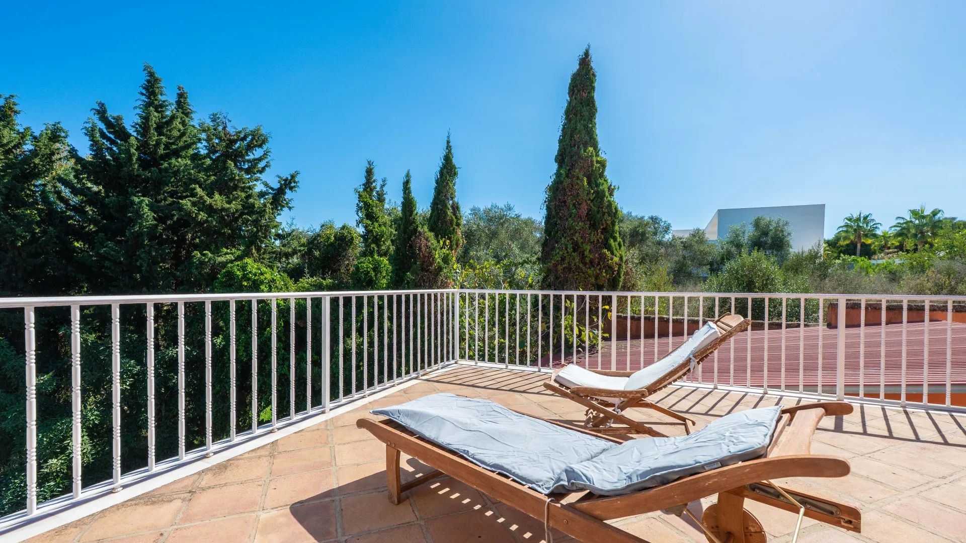Zona B, villa de 5 dormitorios en venta