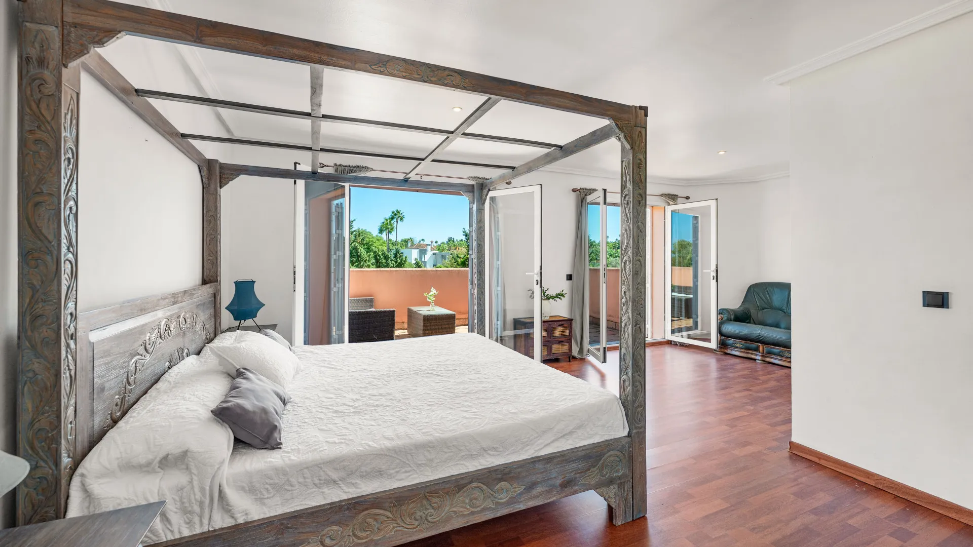 Zona B, villa de 5 dormitorios en venta