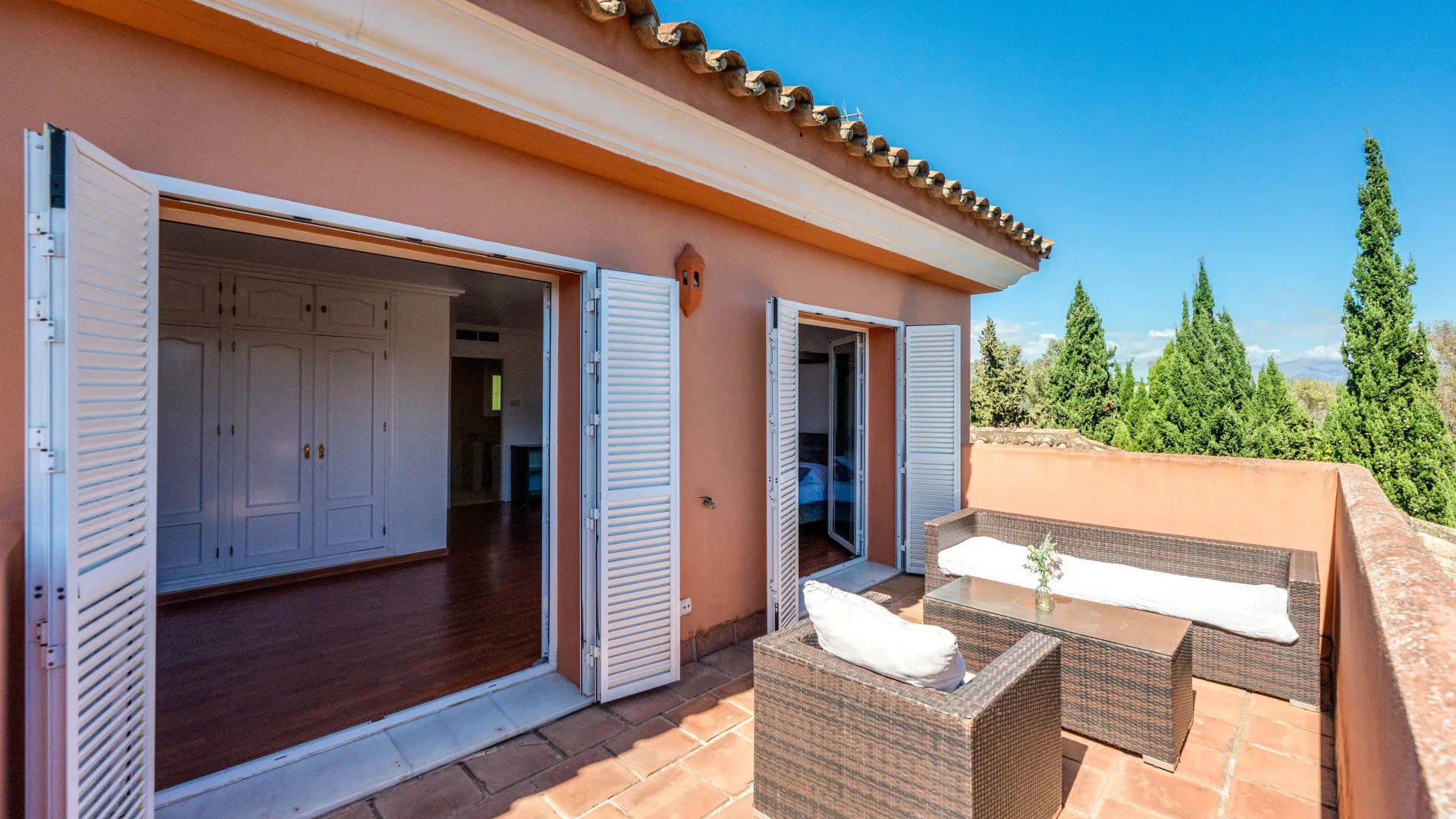 Zona B, villa de 5 dormitorios en venta
