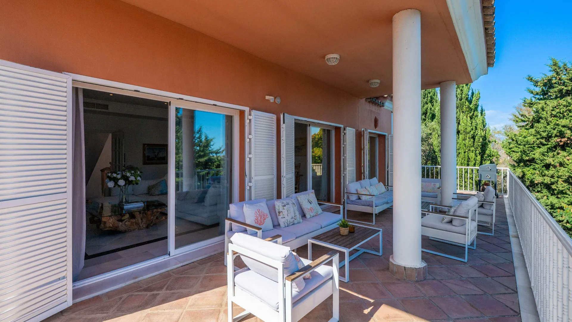 Zona B, villa de 5 dormitorios en venta
