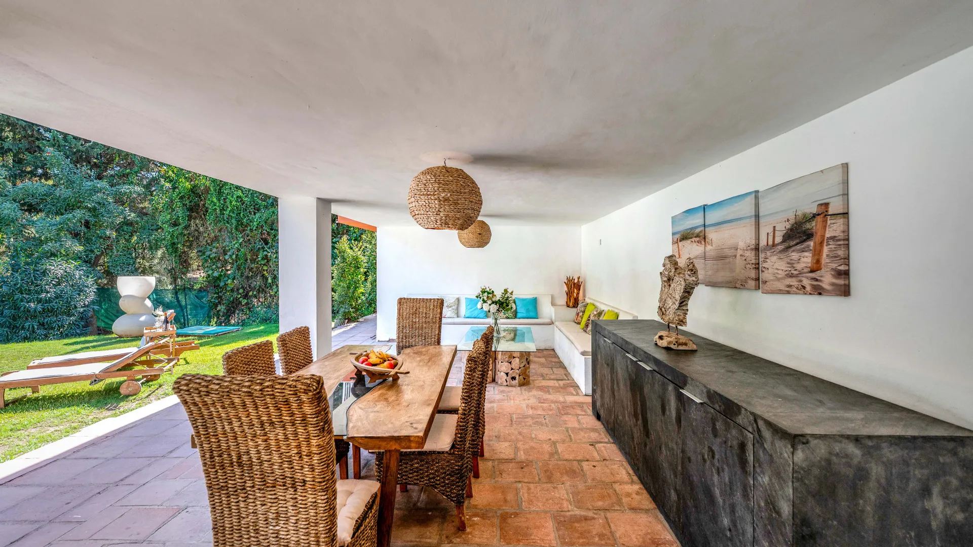 Zona B, villa de 5 dormitorios en venta