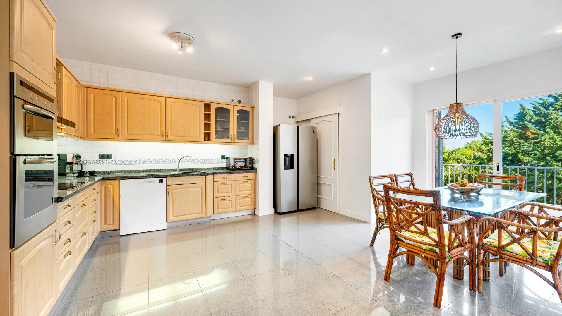 Zona B, villa de 5 dormitorios en venta