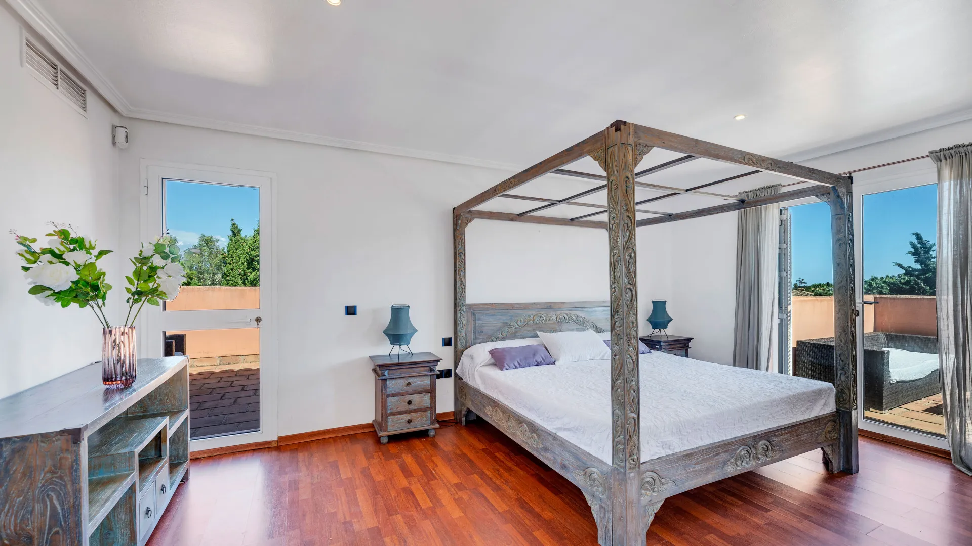 Zona B, villa de 5 dormitorios en venta