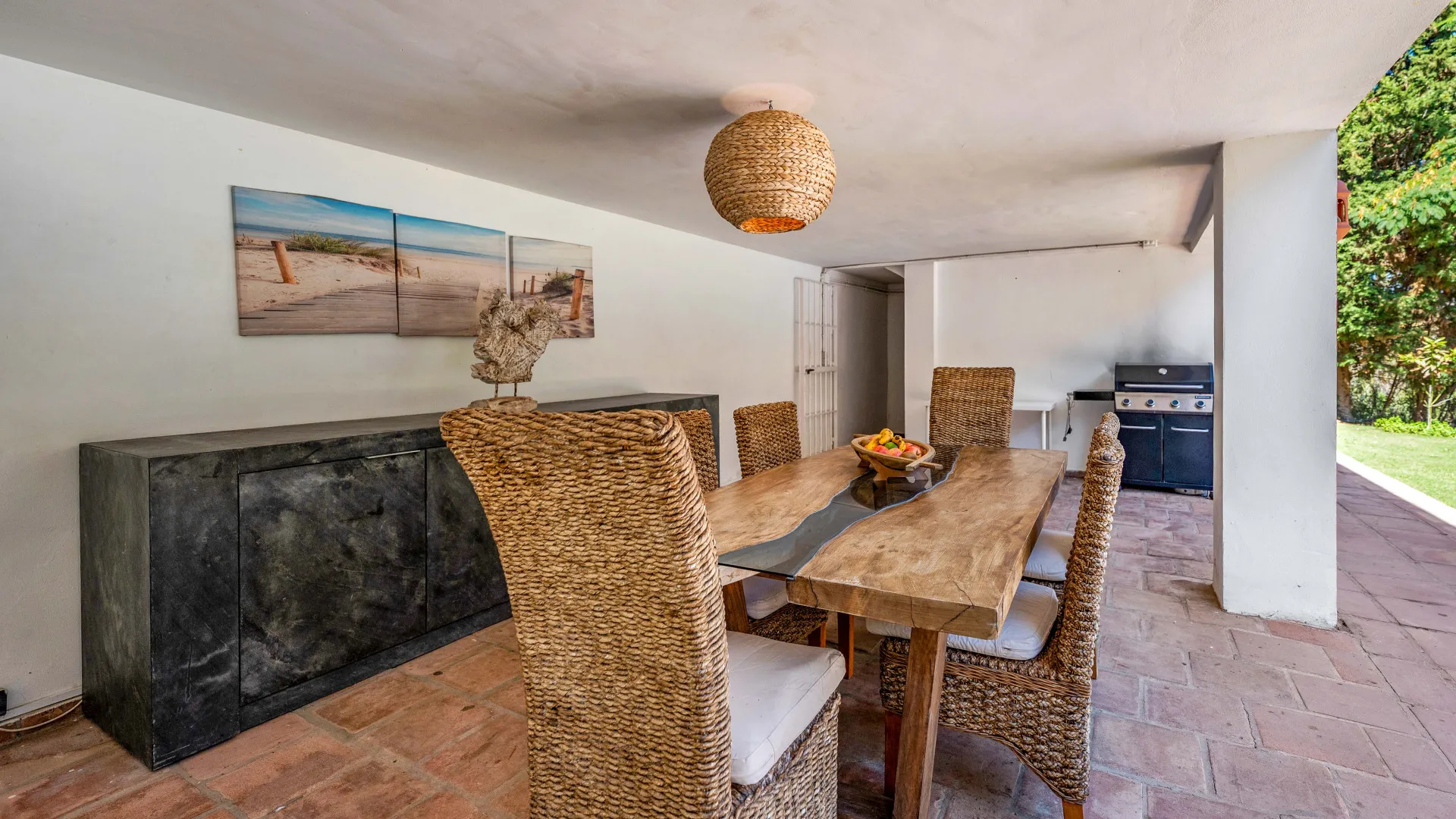 Zona B, villa de 5 dormitorios en venta