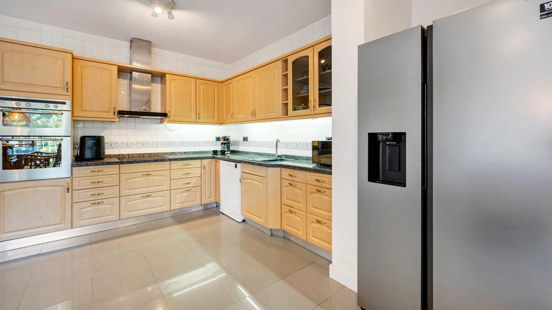 Zona B, villa de 5 dormitorios en venta
