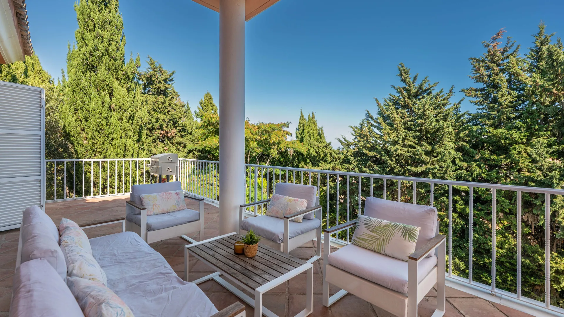 Zona B, villa de 5 dormitorios en venta