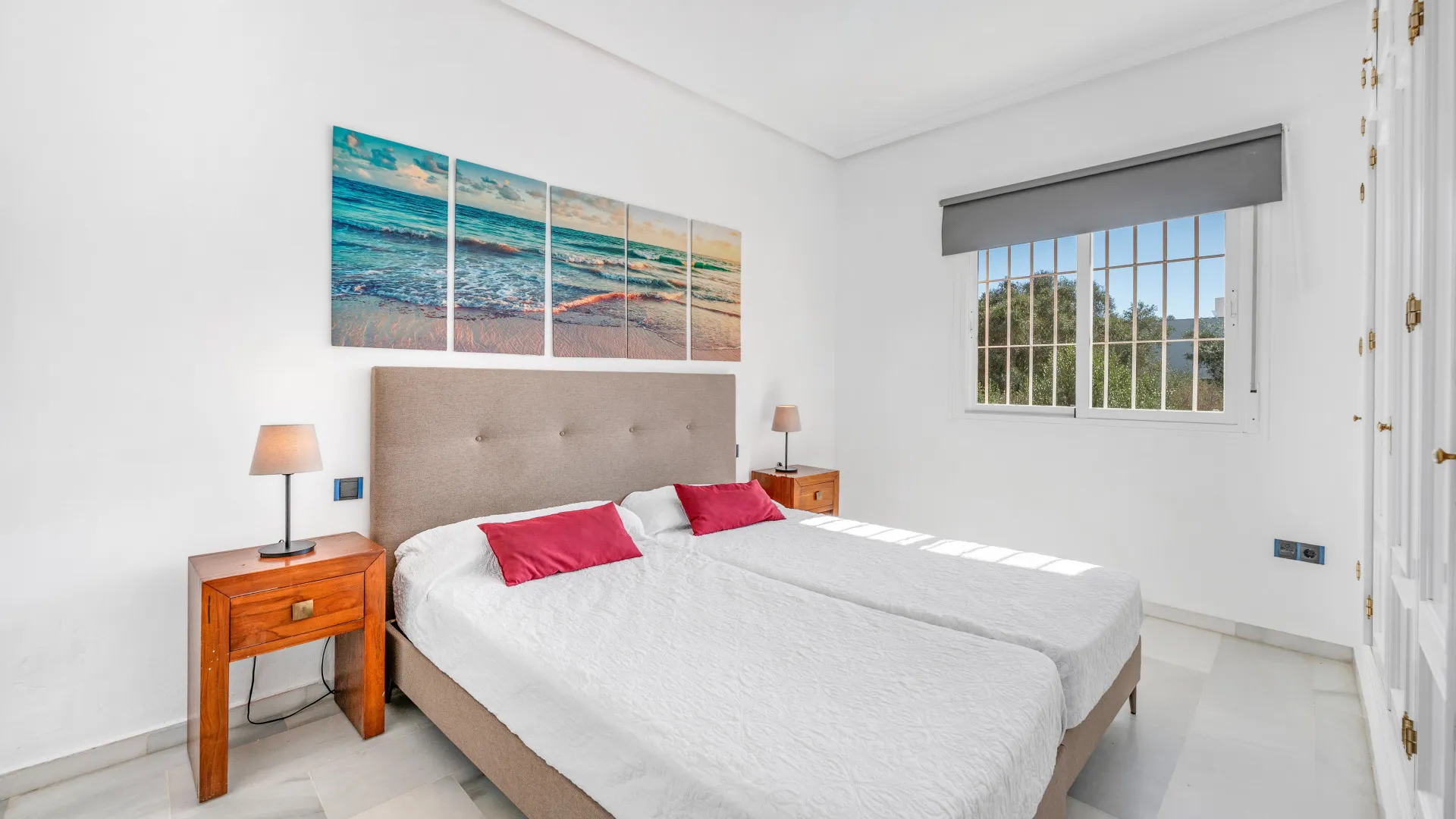 Zona B, villa de 5 dormitorios en venta