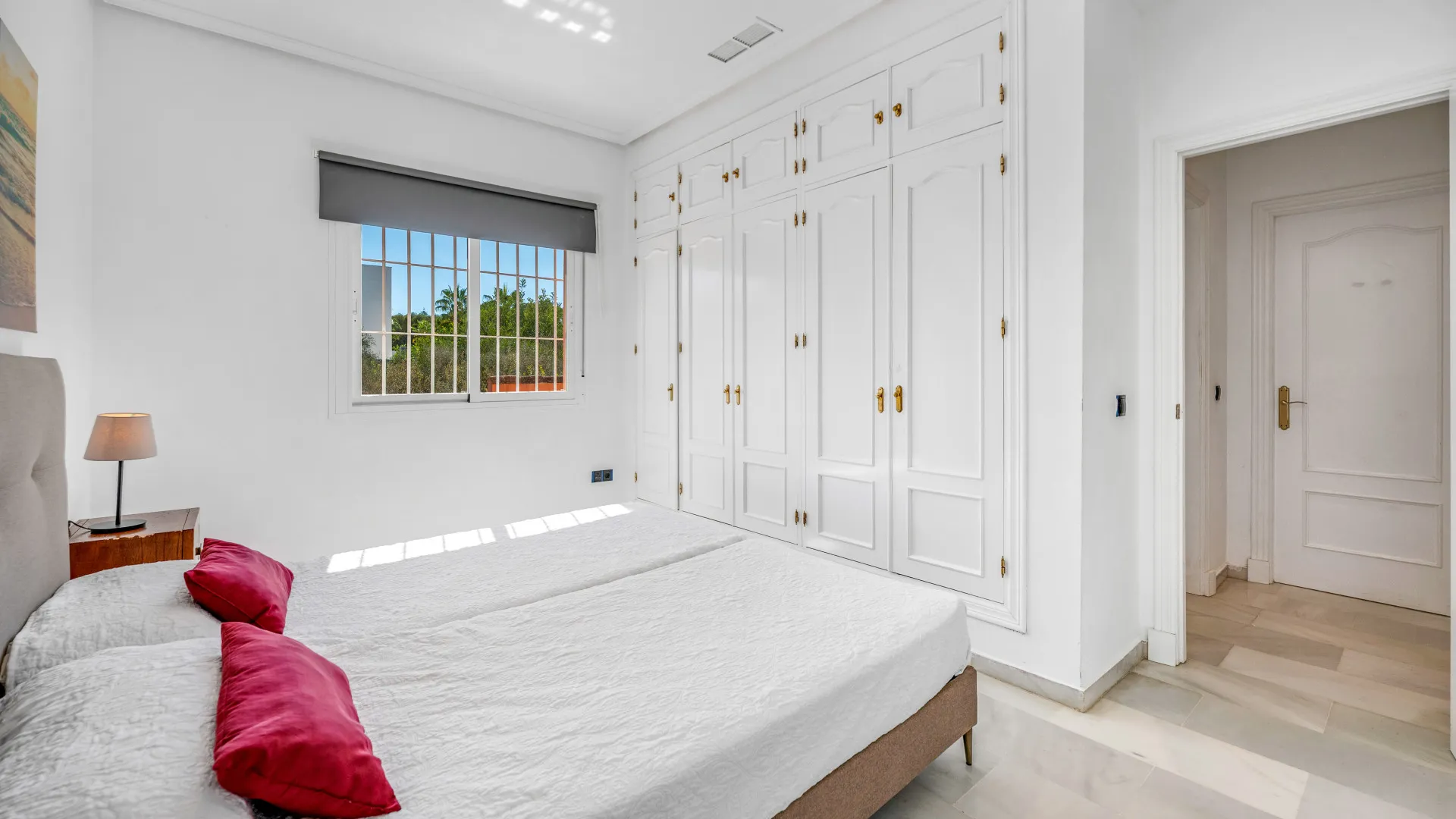 Zona B, villa de 5 dormitorios en venta