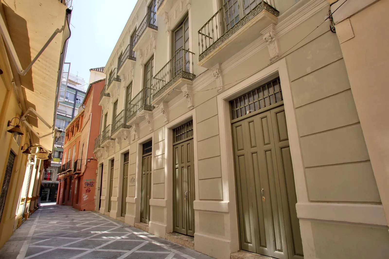 12 bedrooms hotel in Malaga for sale
