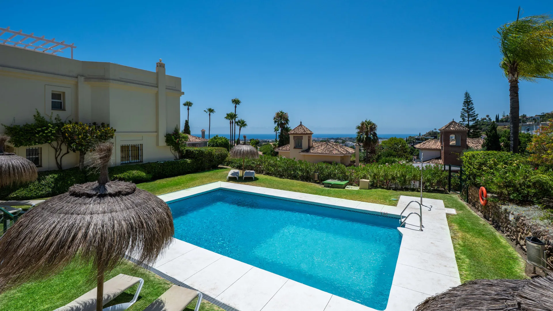 For sale town house in La Quinta Hills