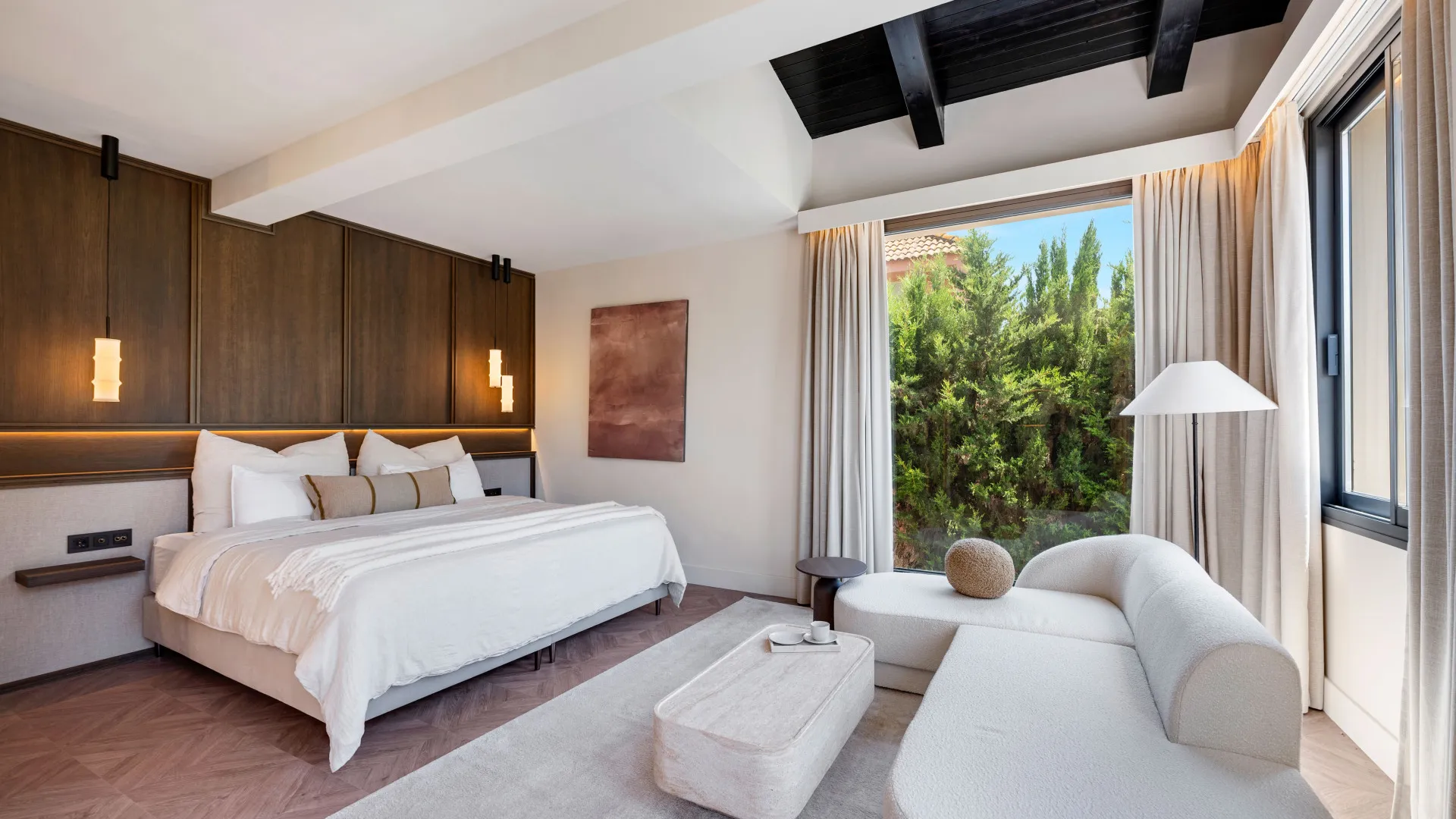 5 bedrooms villa in Nueva Andalucia for sale