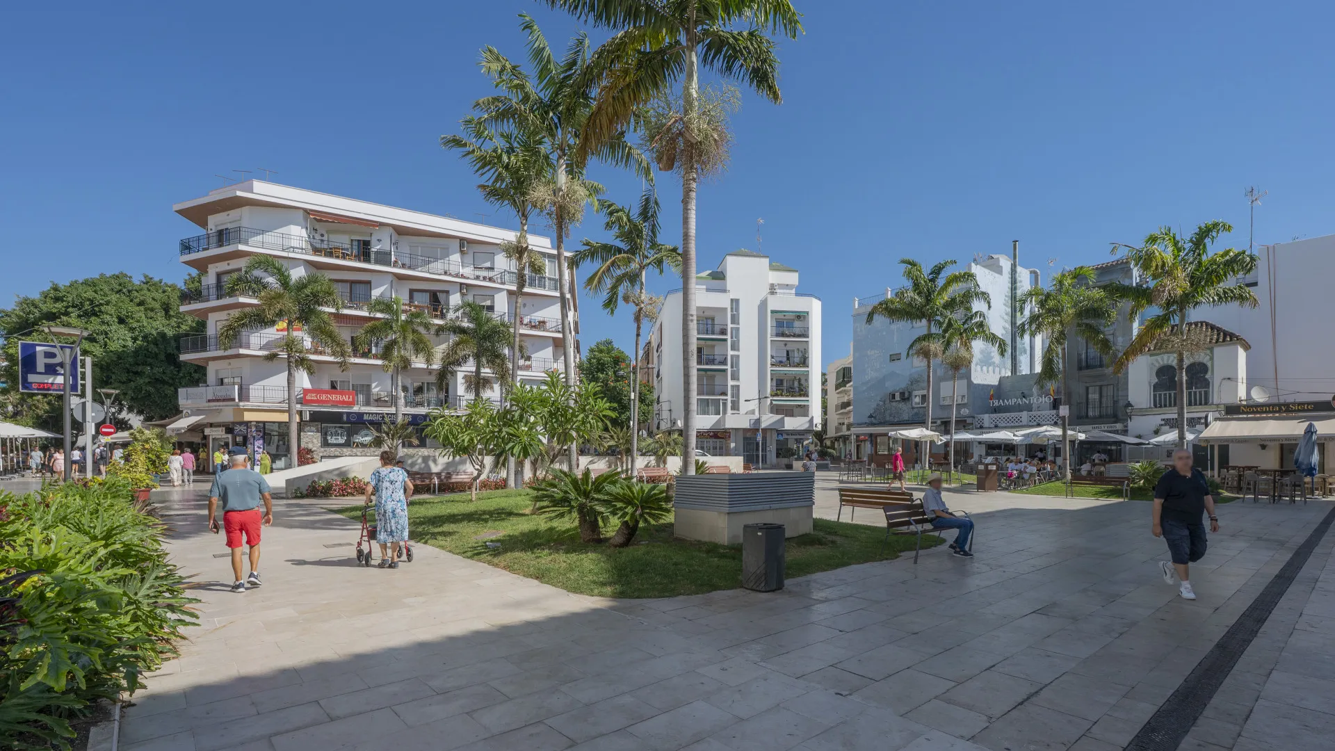 Apartment for sale in Estepona Town