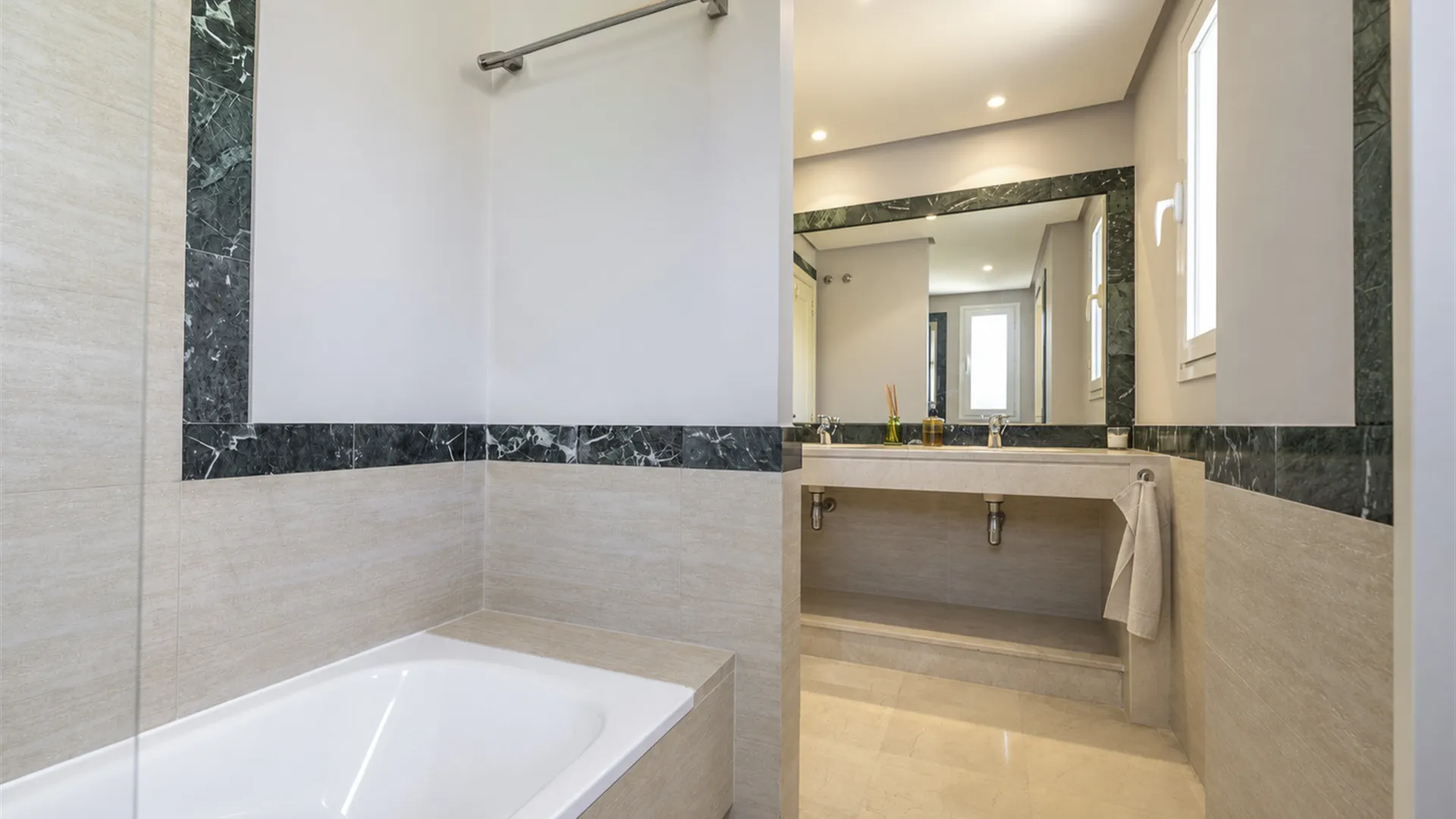 For sale penthouse with 3 bedrooms in Altos de La Quinta
