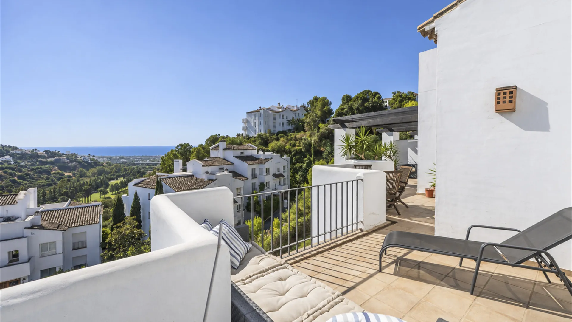 For sale penthouse with 3 bedrooms in Altos de La Quinta