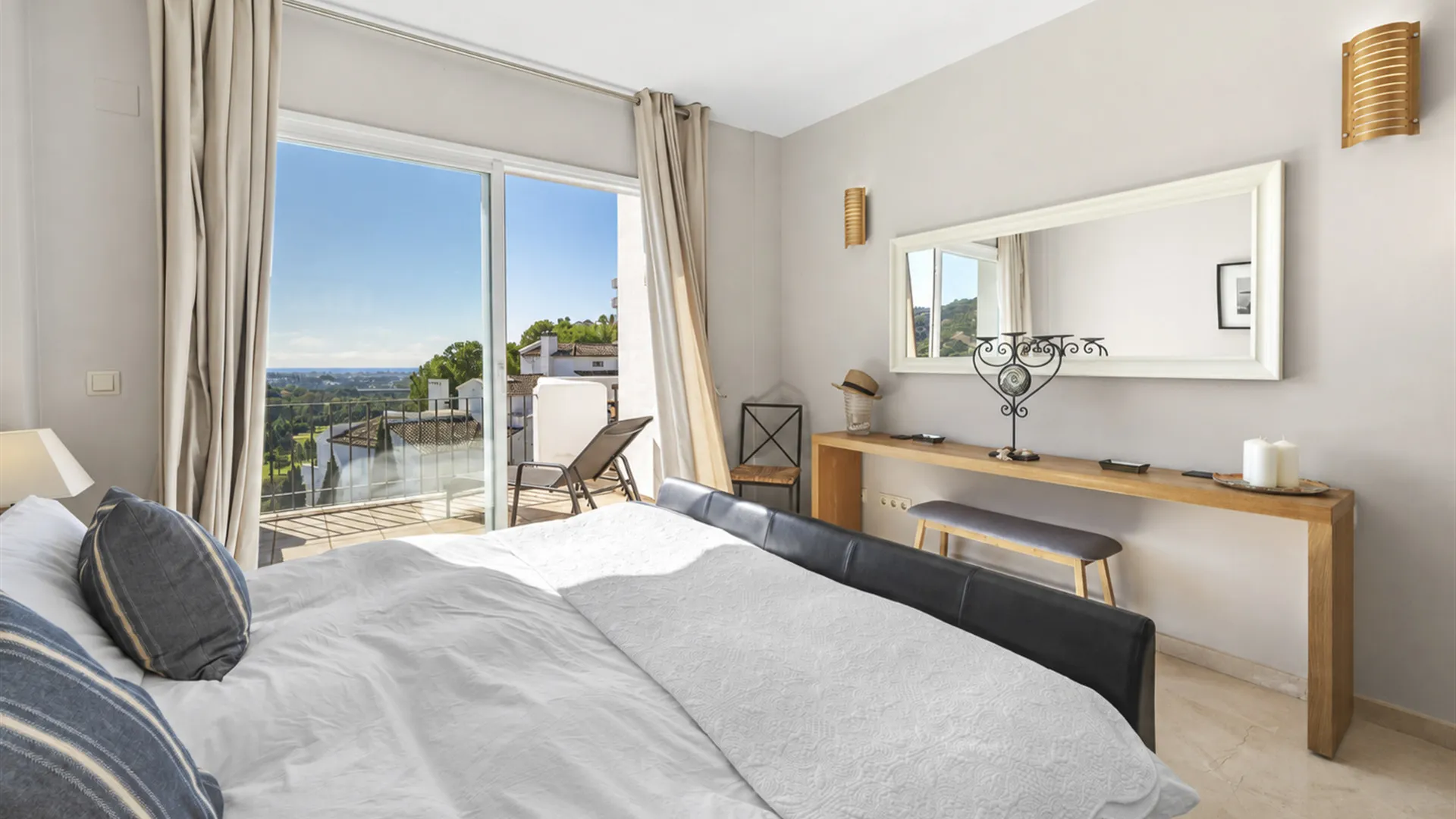 For sale penthouse with 3 bedrooms in Altos de La Quinta