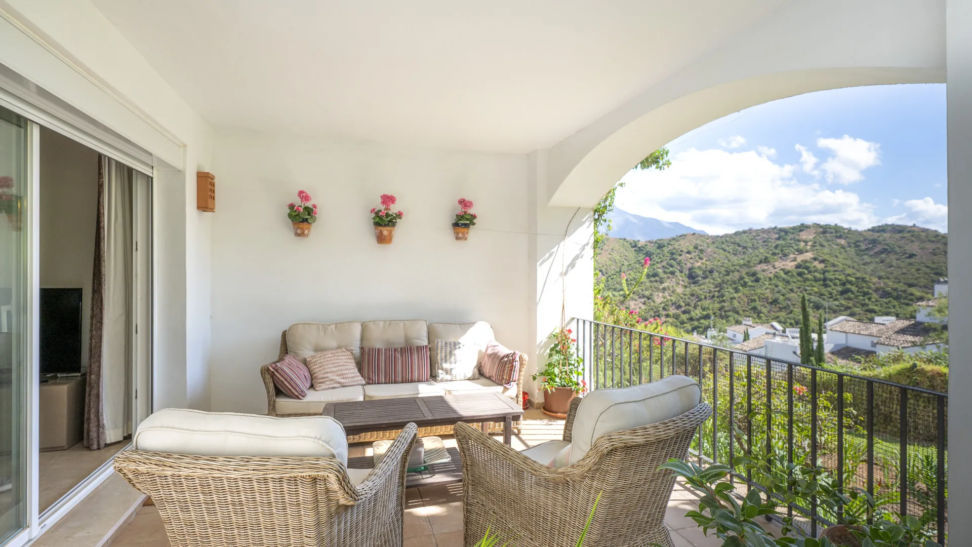 Se vende apartamento planta baja con 3 dormitorios en Altos de La Quinta
