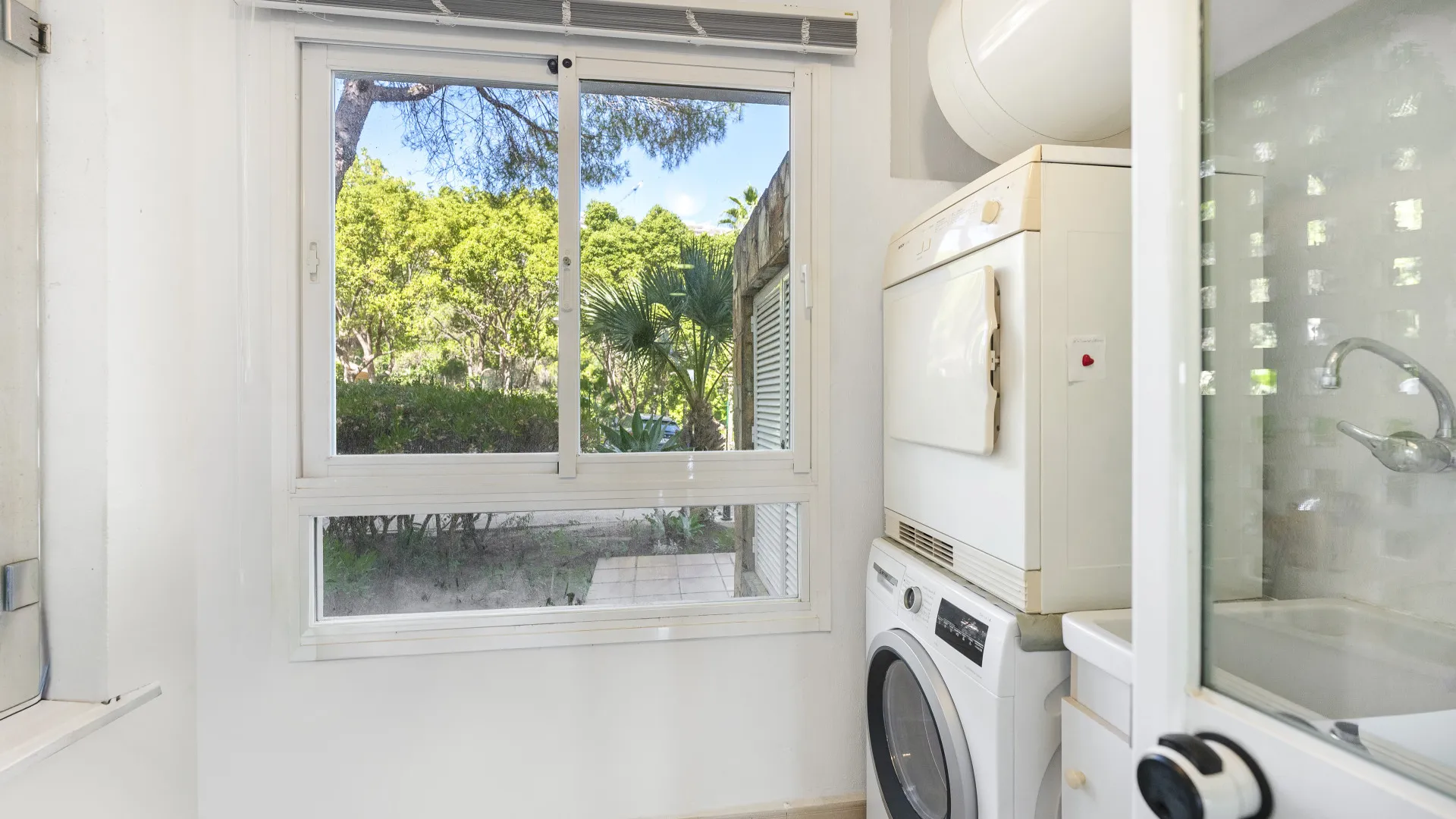 Se vende apartamento planta baja con 3 dormitorios en Altos de La Quinta