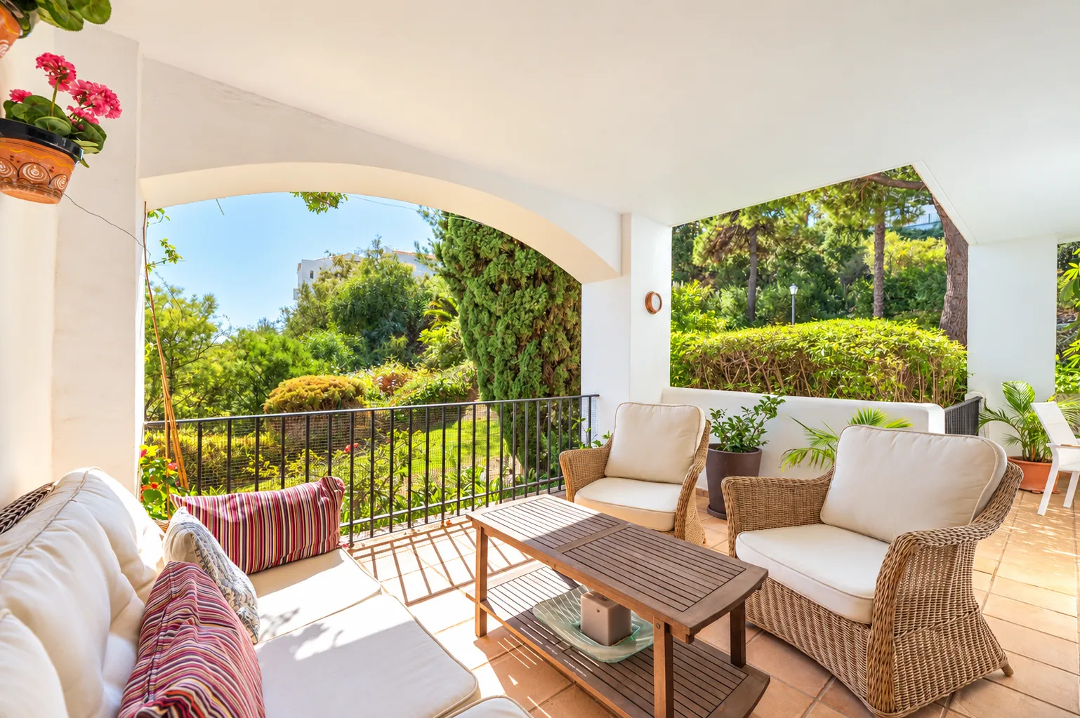 Se vende apartamento planta baja con 3 dormitorios en Altos de La Quinta
