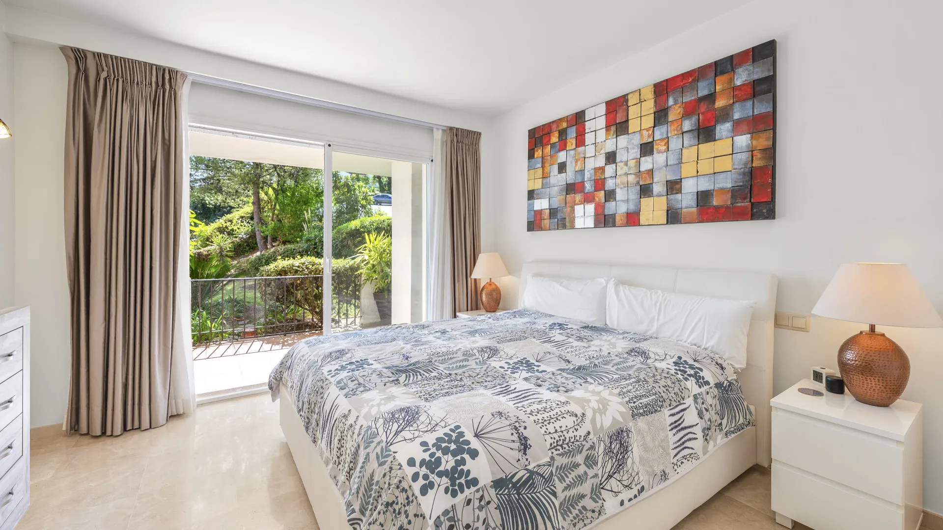Se vende apartamento planta baja con 3 dormitorios en Altos de La Quinta