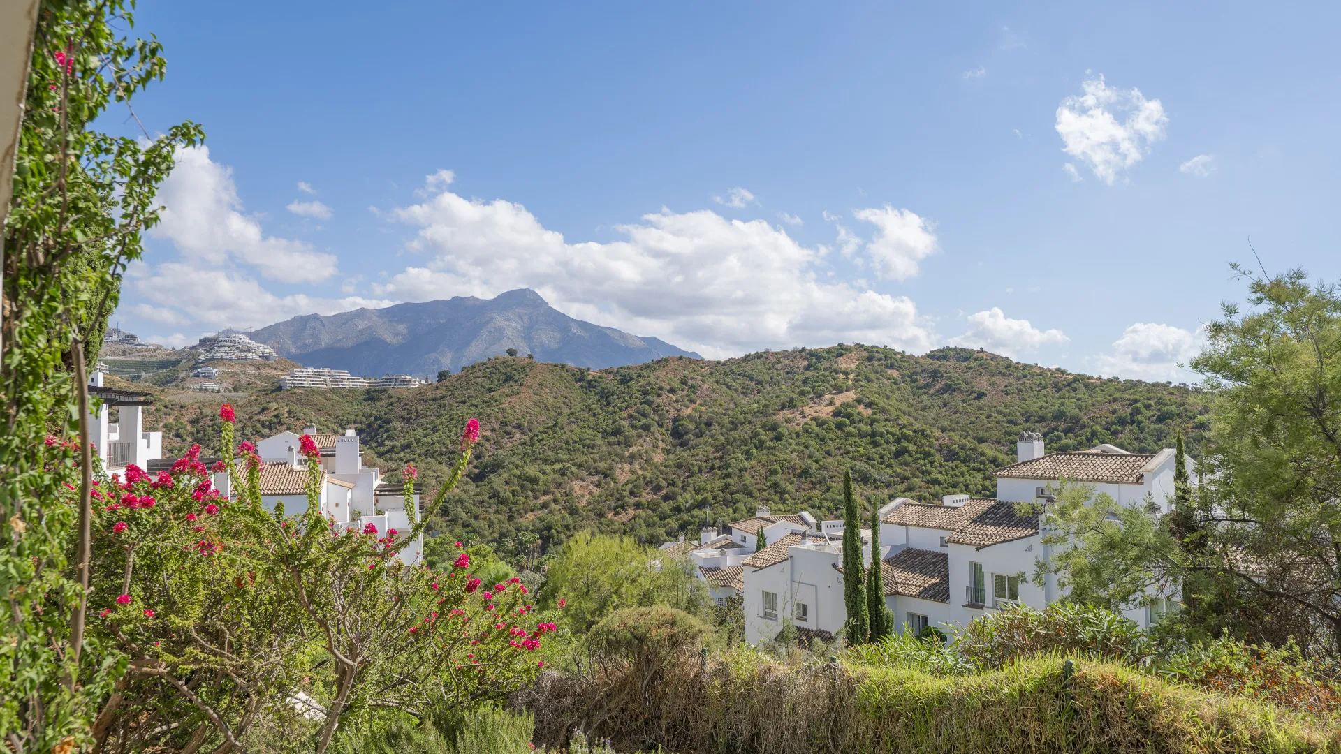Se vende apartamento planta baja con 3 dormitorios en Altos de La Quinta