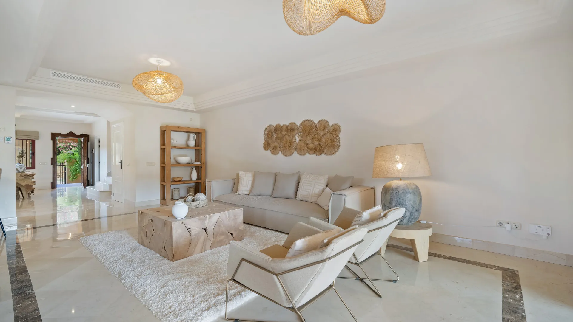 Villa pareada con 5 dormitorios en venta en Marbella - Puerto Banus