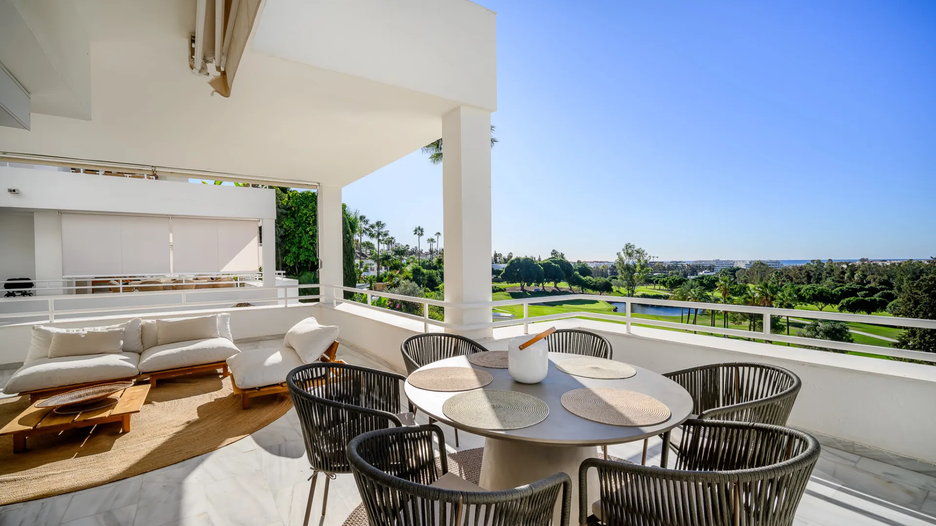 Se vende apartamento con 2 dormitorios en Los Naranjos Golf
