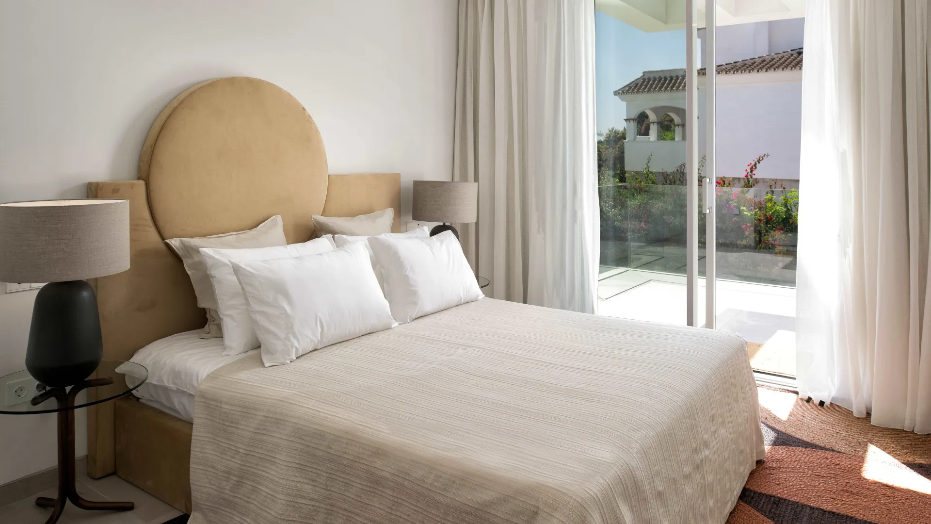 5 bedrooms villa in Parque Elviria for sale