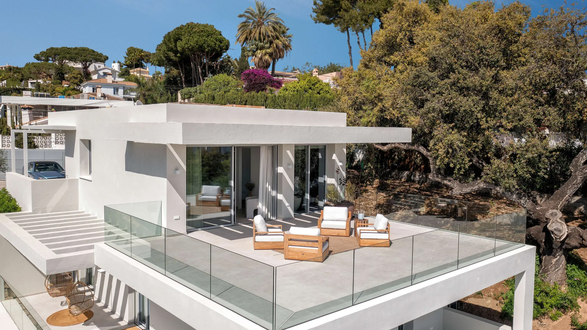 5 bedrooms villa in Parque Elviria for sale