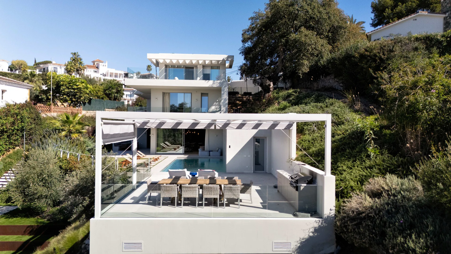 5 bedrooms villa in Parque Elviria for sale