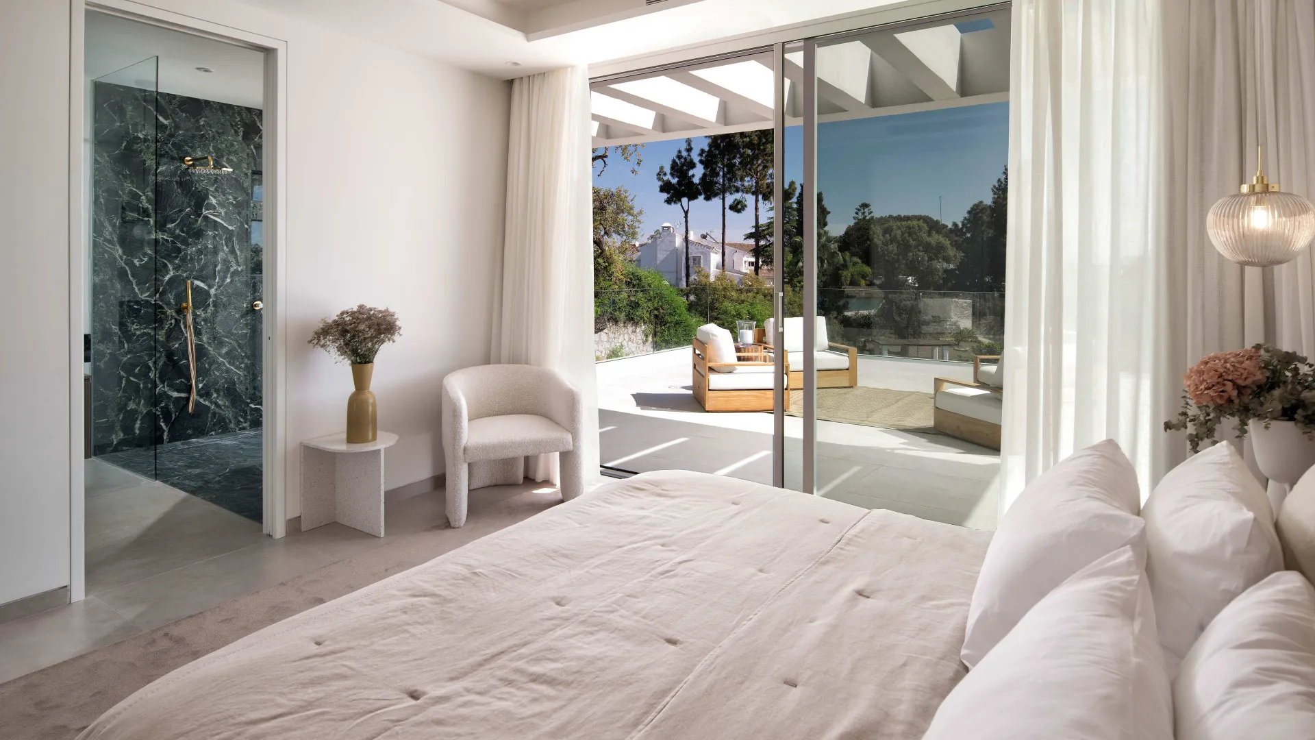 5 bedrooms villa in Parque Elviria for sale