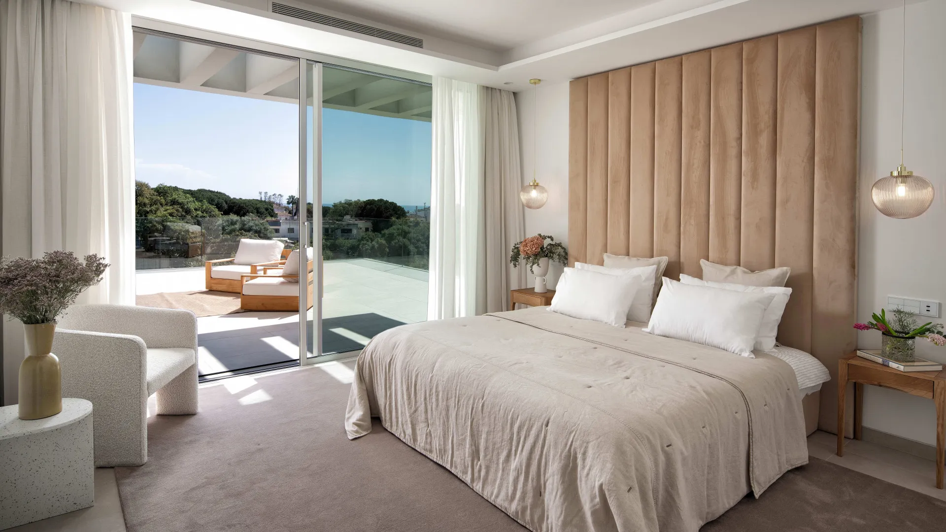 5 bedrooms villa in Parque Elviria for sale