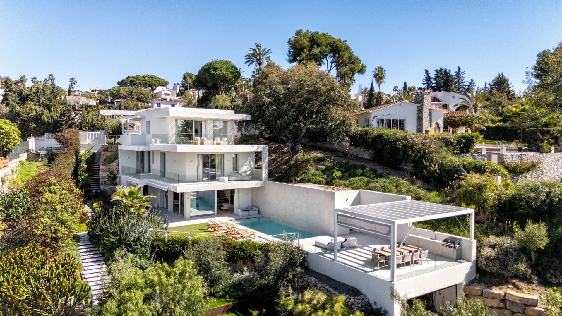 5 bedrooms villa in Parque Elviria for sale