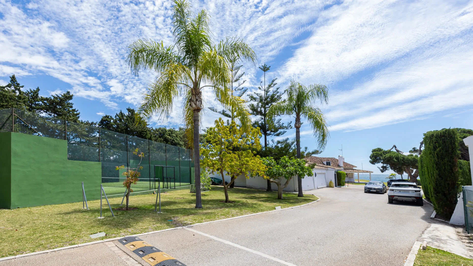 Villa en venta de 4 dormitorios en Guadalmina Baja