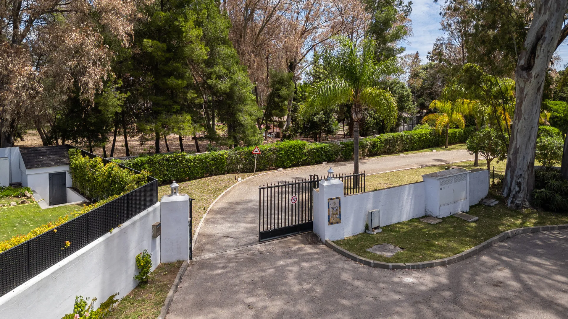 Villa en venta de 4 dormitorios en Guadalmina Baja