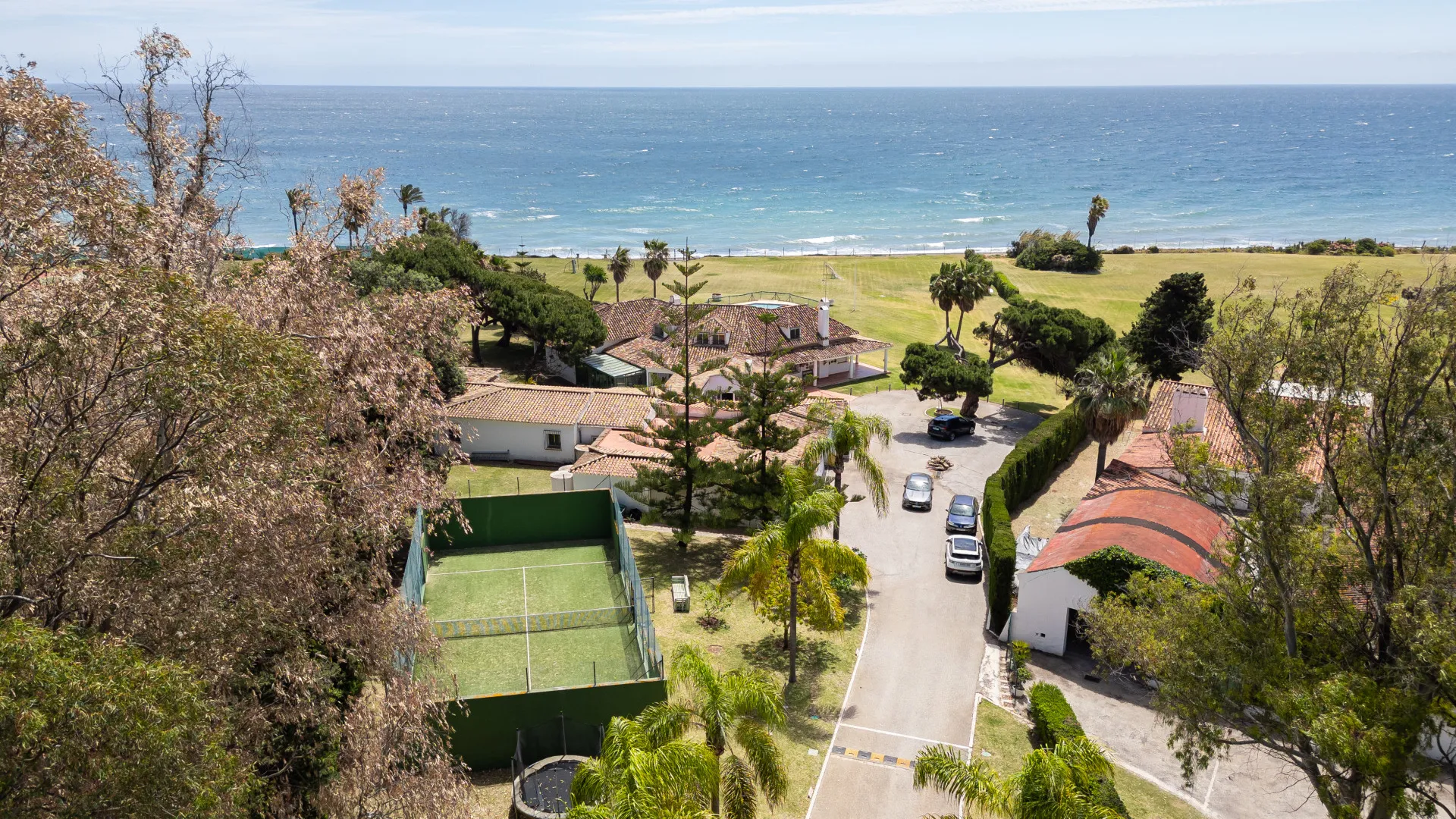 Villa en venta de 4 dormitorios en Guadalmina Baja