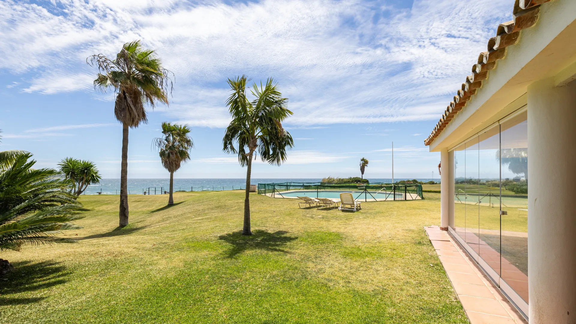 Villa en venta de 4 dormitorios en Guadalmina Baja