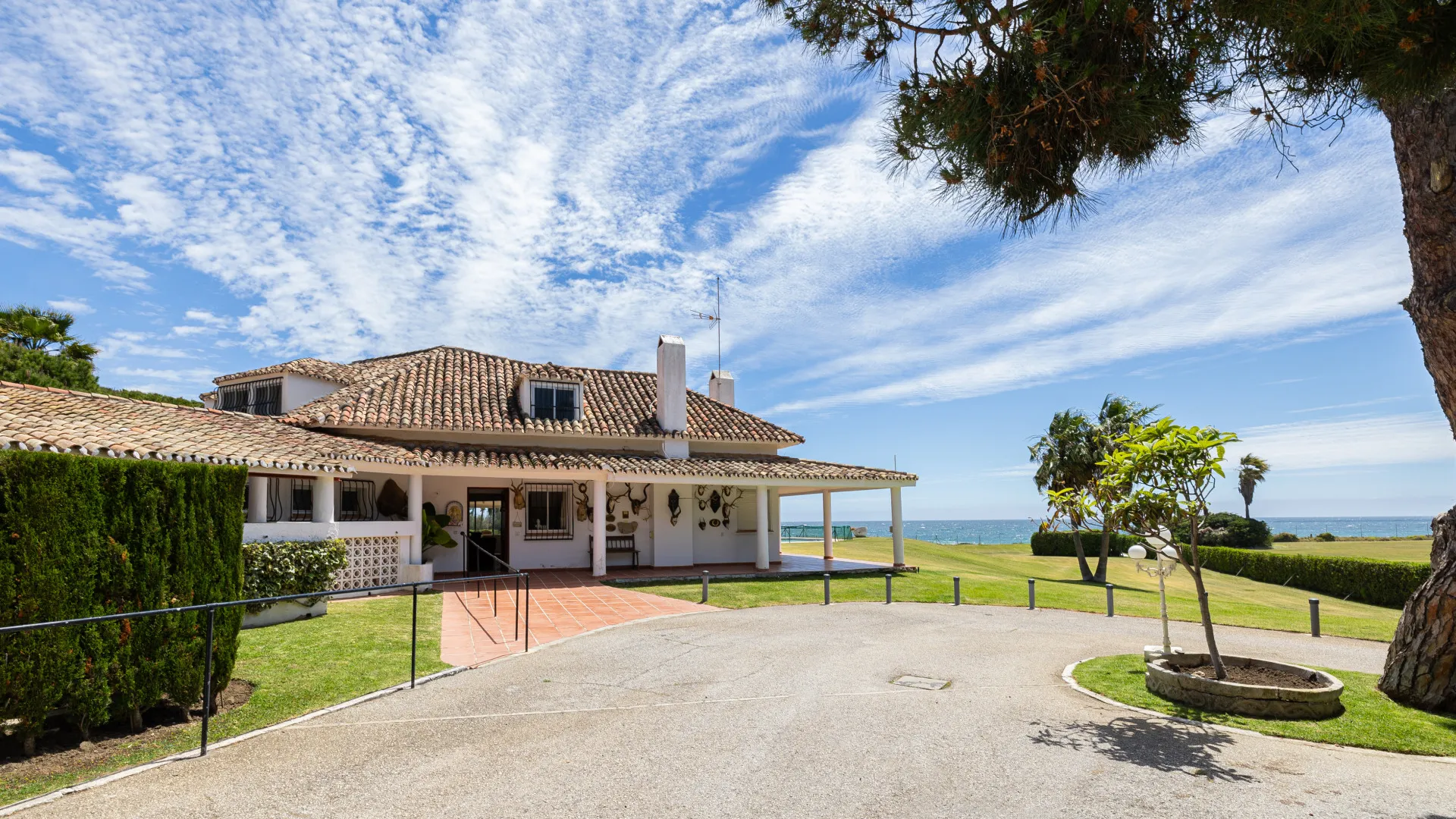 Villa en venta de 4 dormitorios en Guadalmina Baja